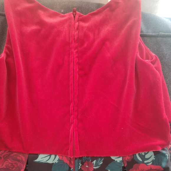 Girls holiday dress size 10 - Picture 2 of 3